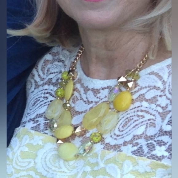 Laura Necklace - Picture 2 of 5